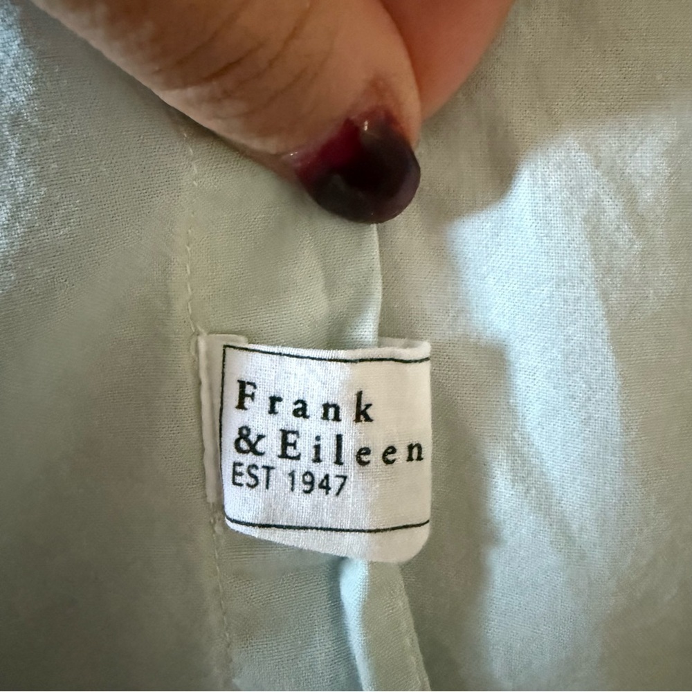 Frank & Eileen Victoria Button-Up (L) - Picture 4 of 6